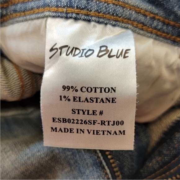 Studio Blue Distressed Faded Denim Shorts Size 29 Raw Hem - Picture 6 of 13